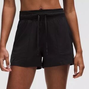 NWT Lululemon Dance Studio HR Short